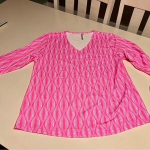 Lulu-B UPF 50 Cooling Long Sleeve V-Neck Top Pink Geometric Print Size Large NWT